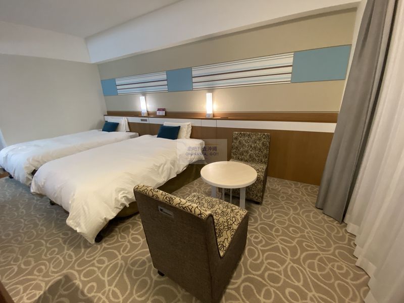Vessel Hotel Campana Okinawa飯店開箱評價-沙發區