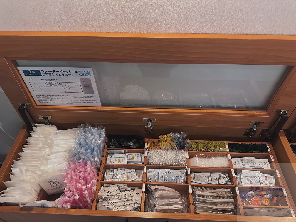 【沖繩中部飯店推薦】REF Okinawa Arena by Vessel Hotels(REF 沖繩競技場 - VESSEL 飯店)|開箱評價|大廳