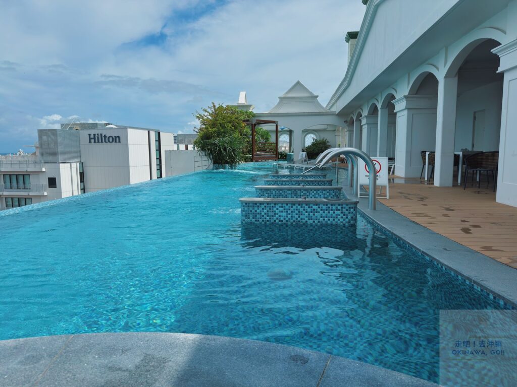 美國村住宿推薦｜LeQu 雷克沖繩北谷溫泉度假村－游泳池