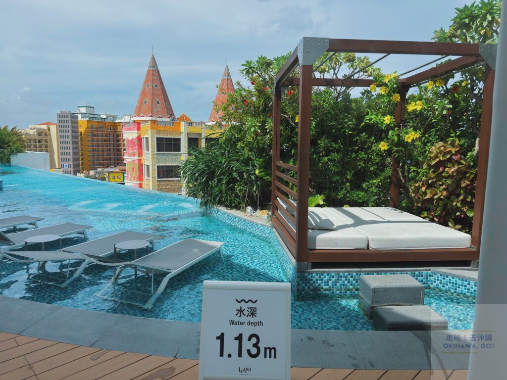 美國村住宿推薦｜LeQu 雷克沖繩北谷溫泉度假村－游泳池